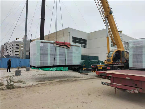 漢(han)鐘雙級(ji)永磁變(biàn)頻315KW 批量(liàng)到達項(xiang)目現場(chǎng)