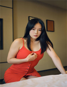 《熟女人妻AV粗壮巨龙-丰满的邻居妈妈在线播放》